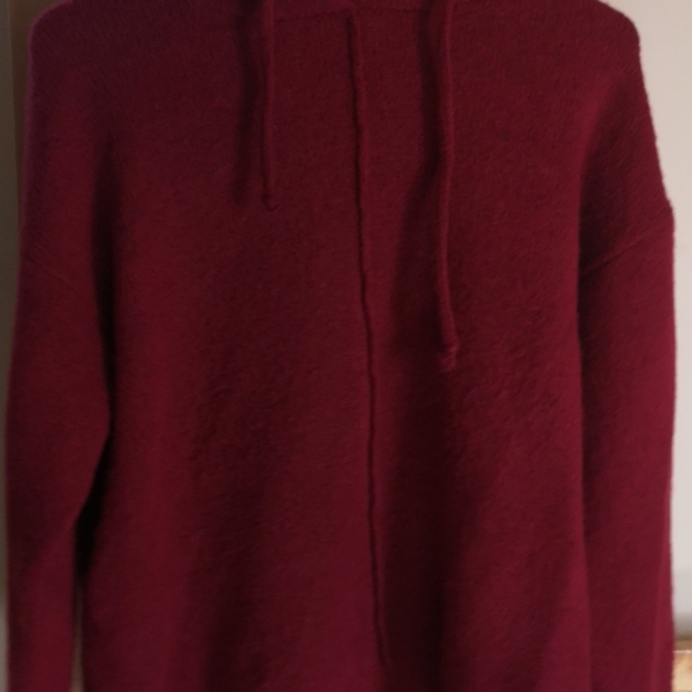 Red sweater - Picture 3 of 3